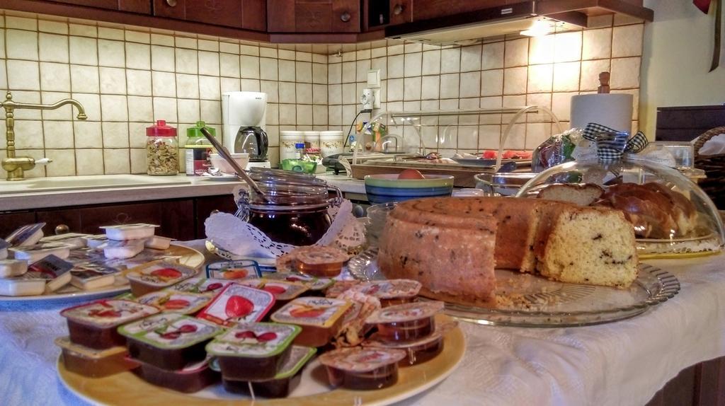 Valentini Guesthouse Karpenísion Eksteriør bilde