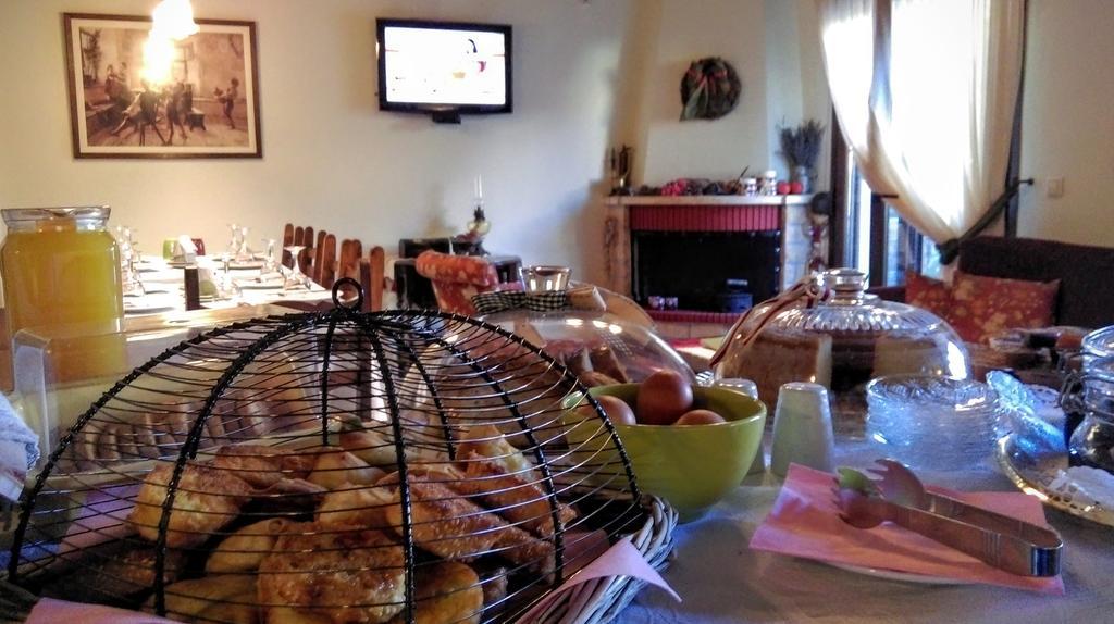Valentini Guesthouse Karpenísion Eksteriør bilde