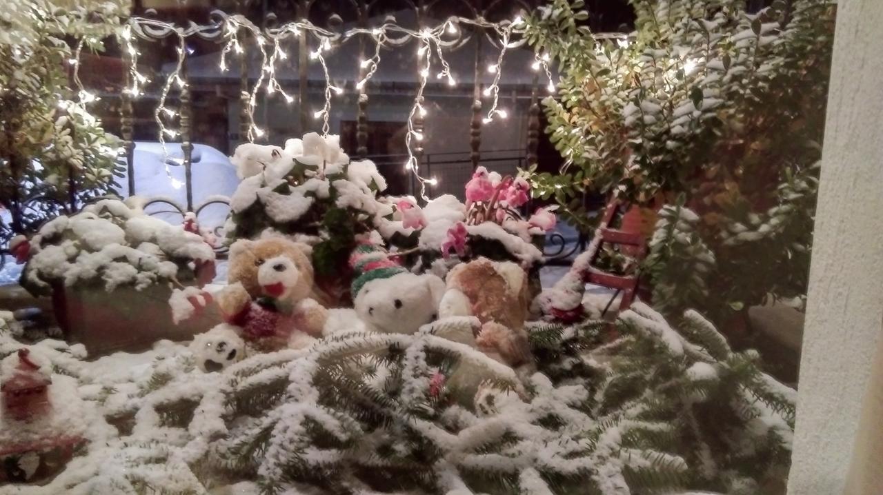 Valentini Guesthouse Karpenísion Eksteriør bilde